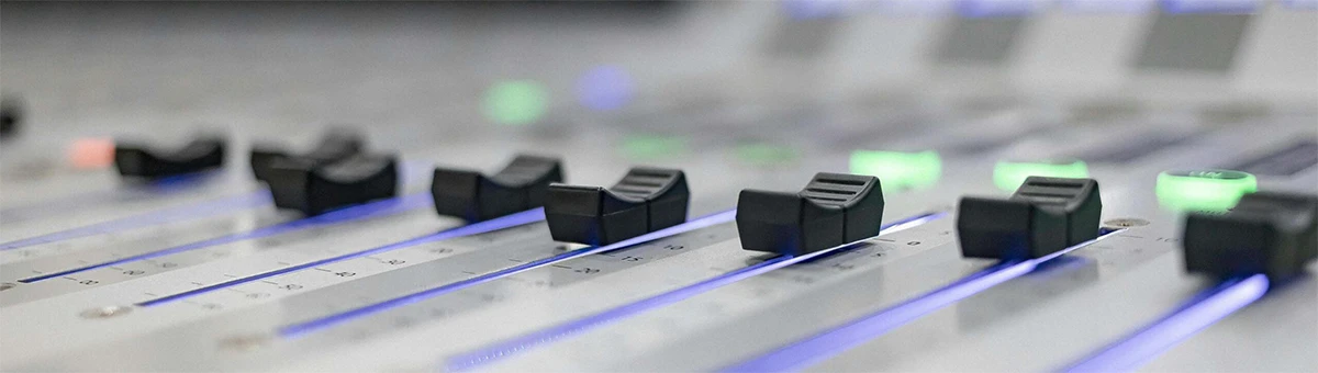 Mixážní pult pro profesionální ozvučení akcí